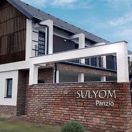 Апартаменты Sulyom Panzio Тисафюред Экстерьер фото
