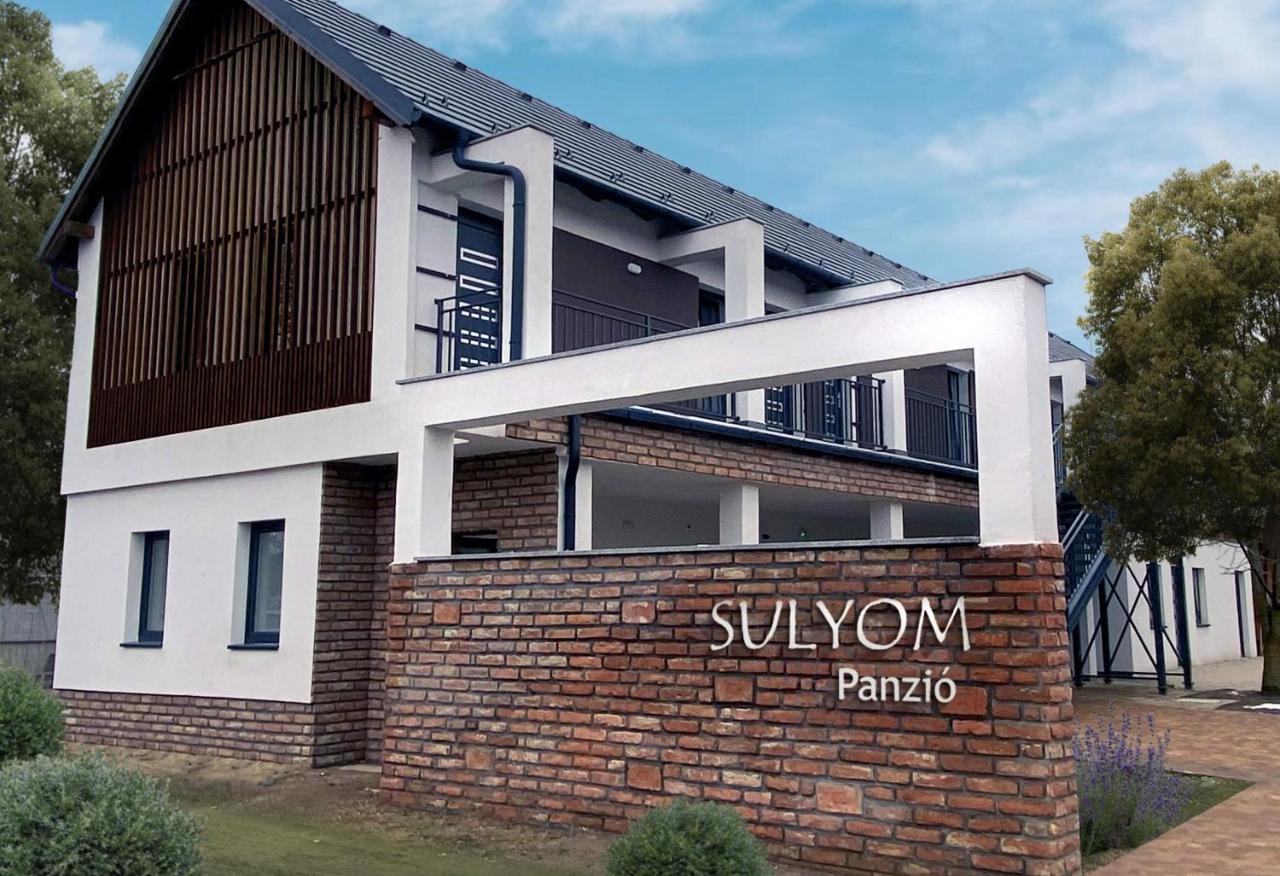 Апартаменты Sulyom Panzio Тисафюред Экстерьер фото